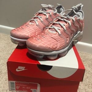 NWT Nike W Air Vapormax Plus Pink and Gray 8.5
